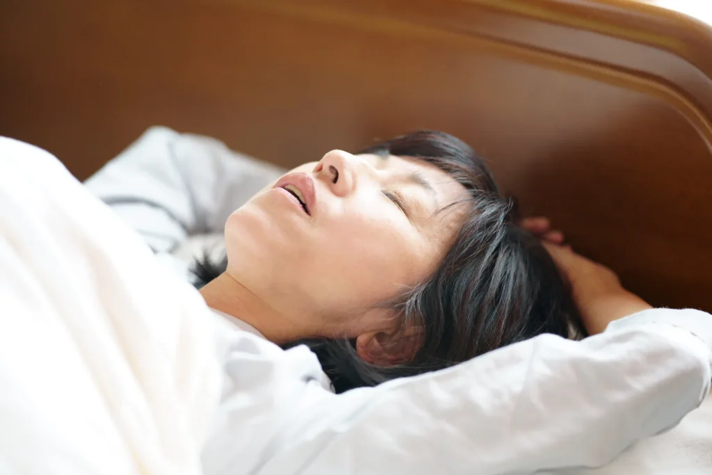 女性がいびきをかく原因一覧