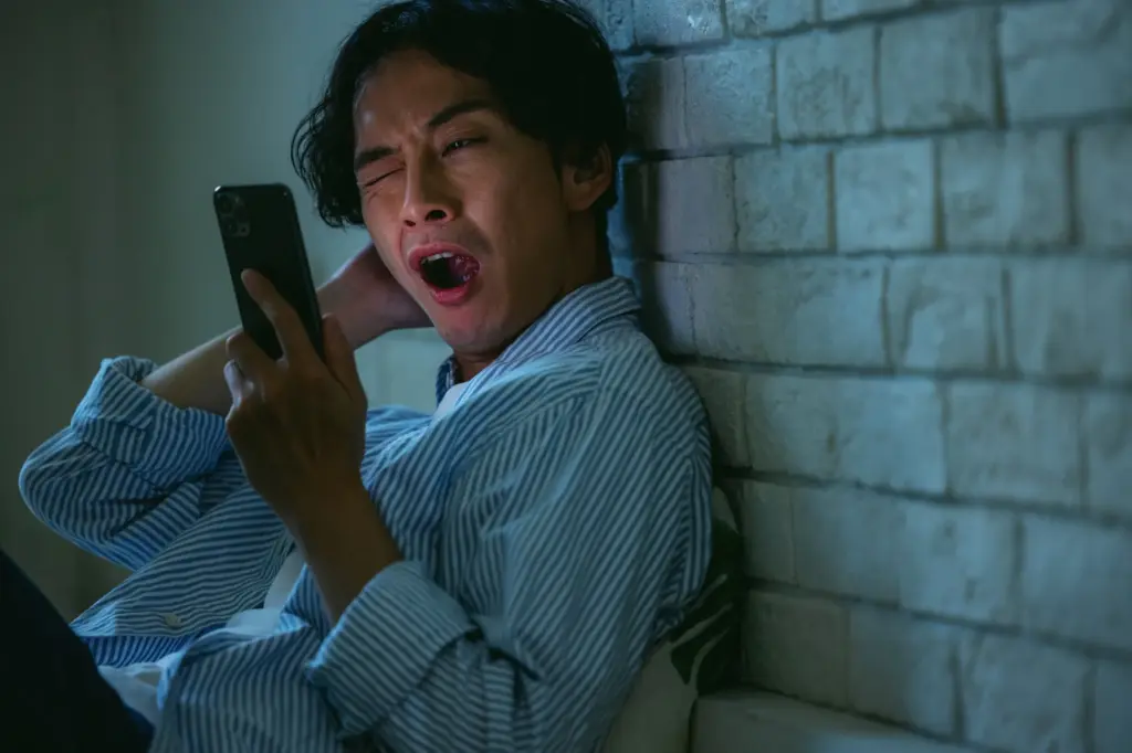 概日リズム睡眠障害とは?睡眠リズムが乱れる理由と治療法について解説